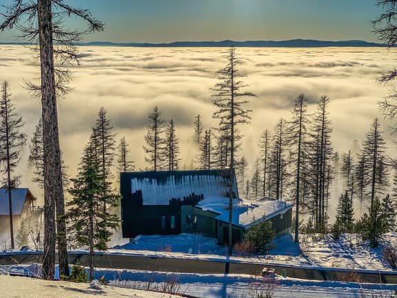 @HouseonGlacier Ski-in, Ski-Out with Private Hot Tub & View - Image 1